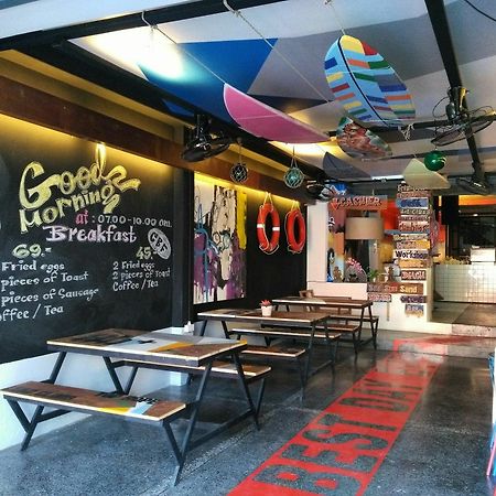 Art-C House Hotel Phuket Bagian luar foto