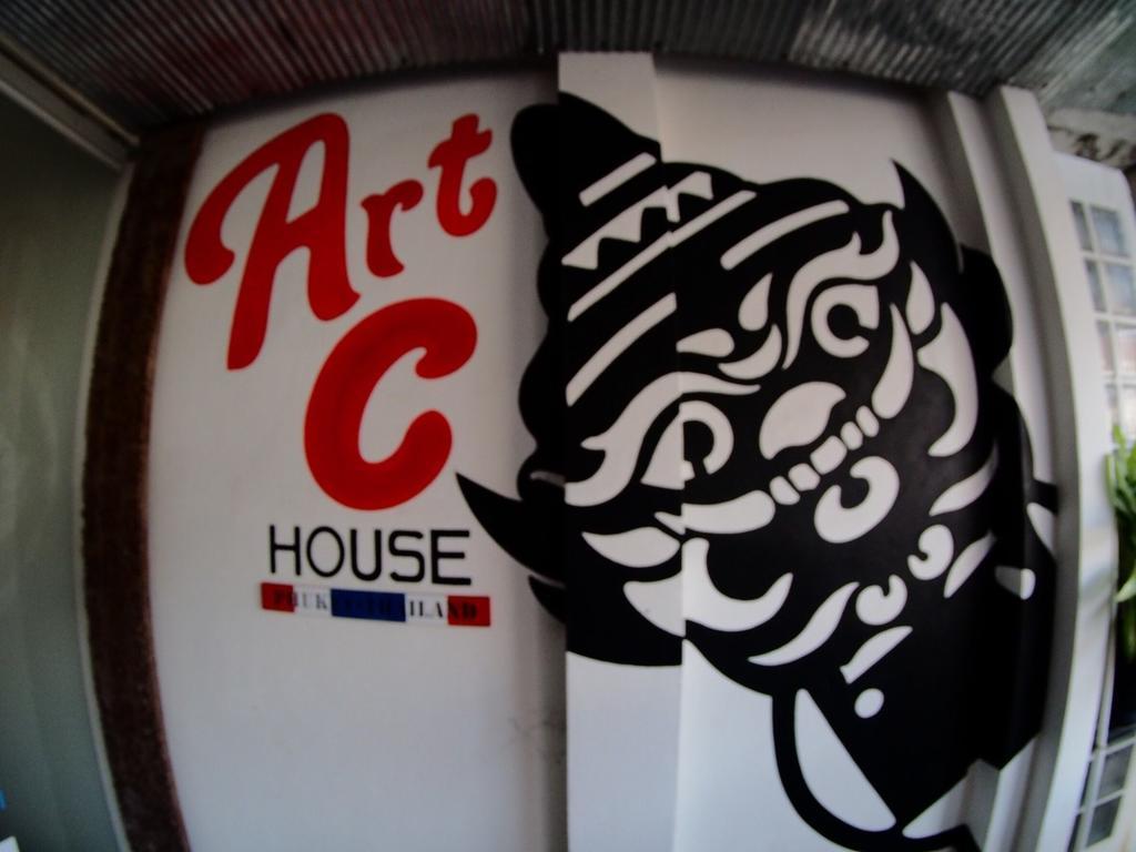 Art-C House Hotel Phuket Bagian luar foto