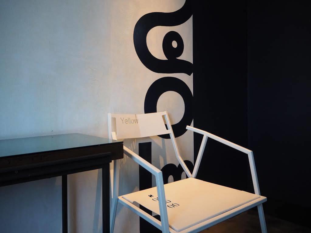 Art-C House Hotel Phuket Bagian luar foto