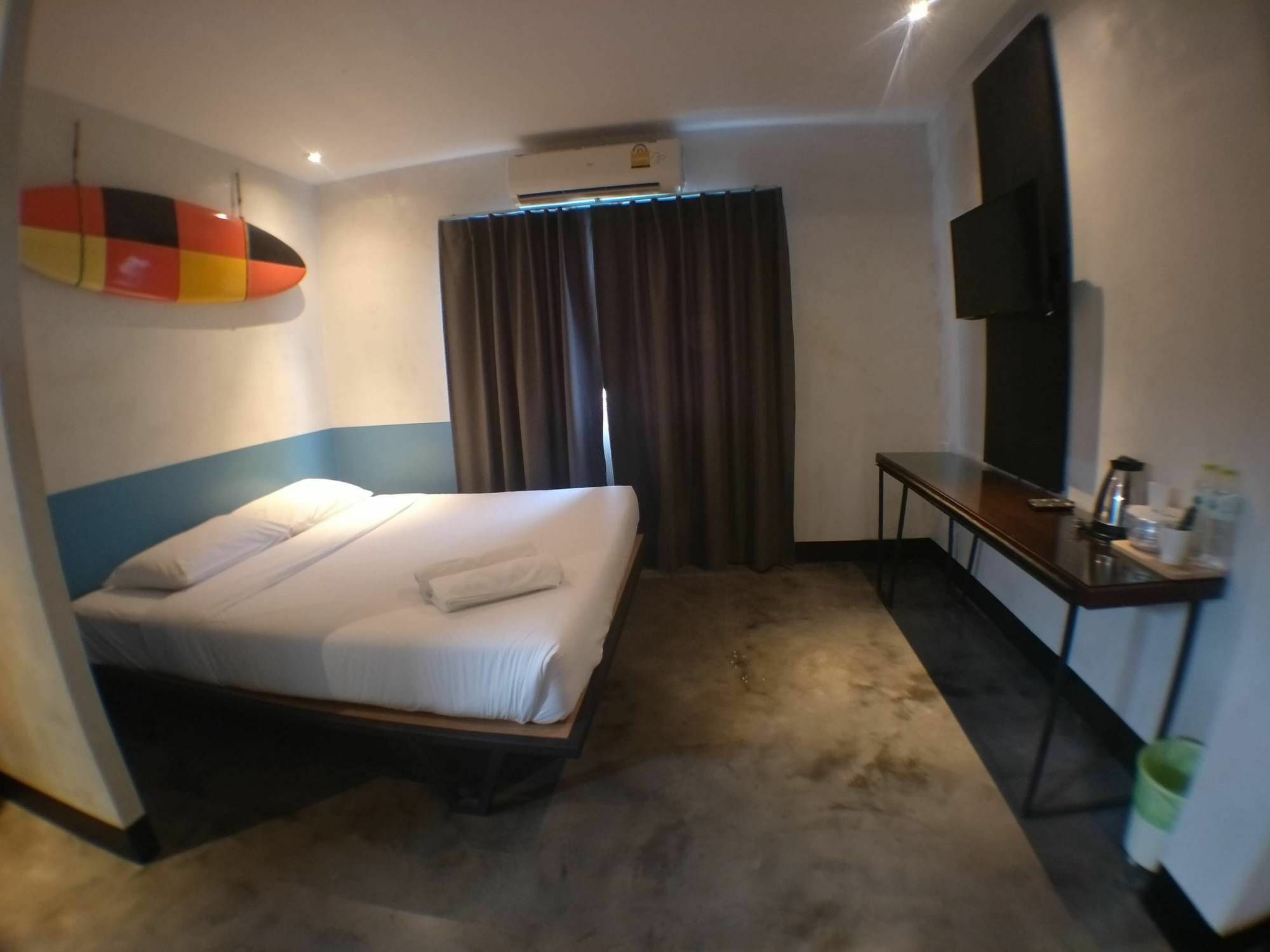 Art-C House Hotel Phuket Bagian luar foto