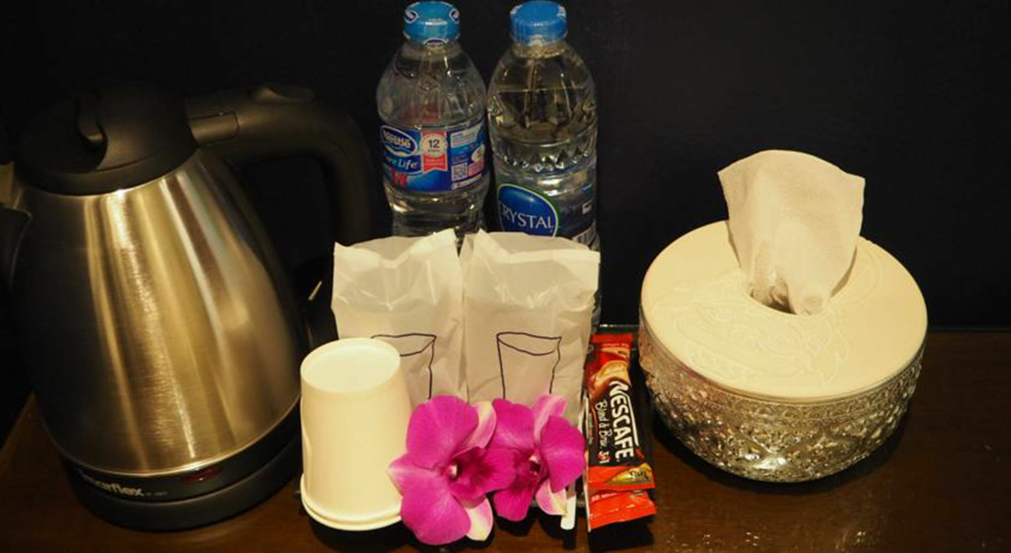 Art-C House Hotel Phuket Bagian luar foto