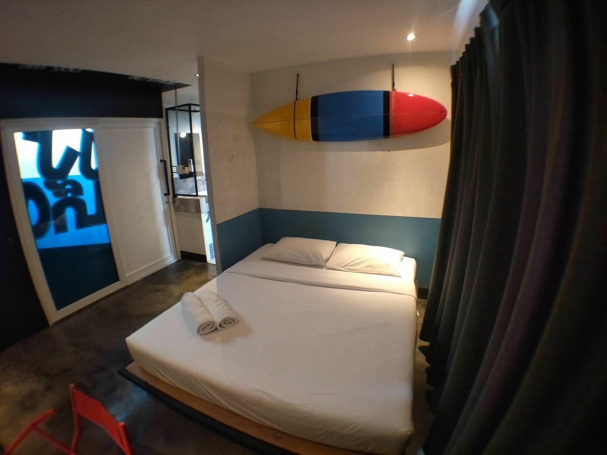 Art-C House Hotel Phuket Bagian luar foto